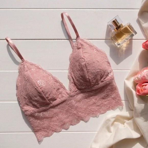 Bras! - Picture 1 of 3